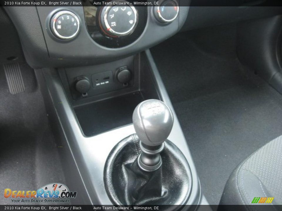 2010 Kia Forte Koup EX Shifter Photo #28