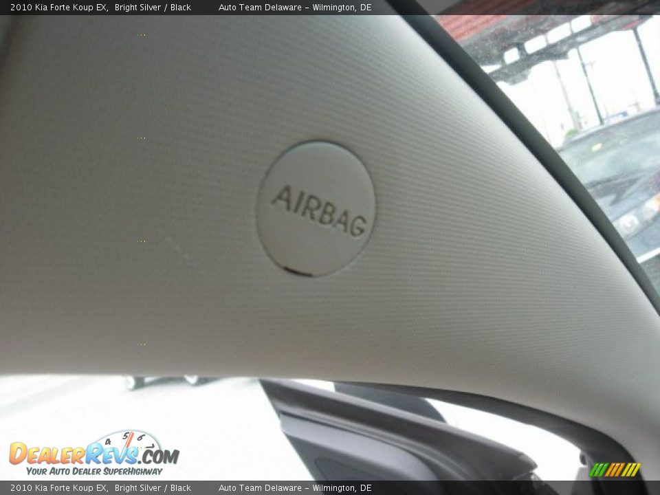 2010 Kia Forte Koup EX Bright Silver / Black Photo #33