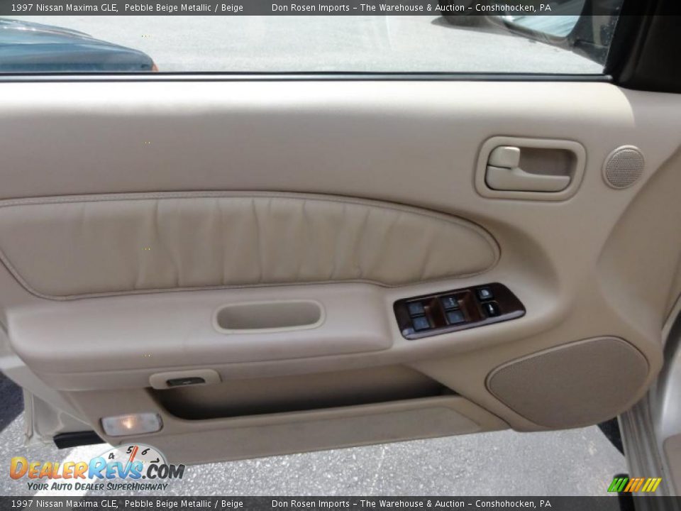 1997 Nissan Maxima GLE Pebble Beige Metallic / Beige Photo #9
