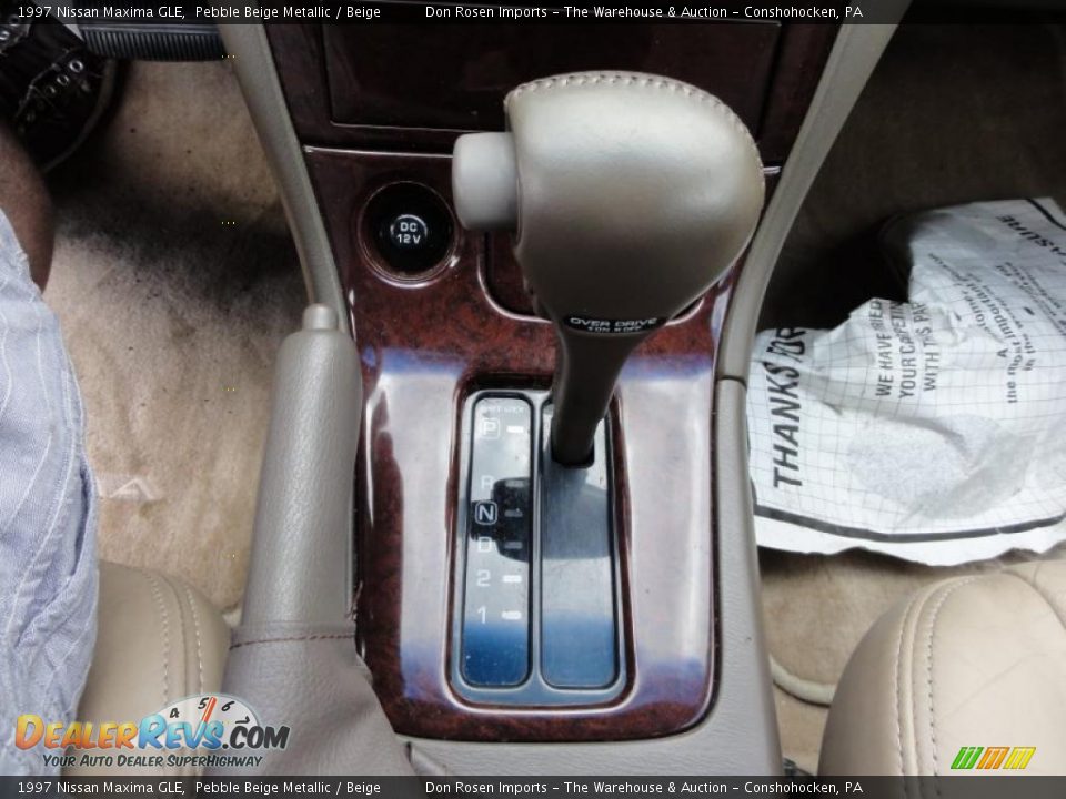 1997 Nissan Maxima GLE Shifter Photo #27