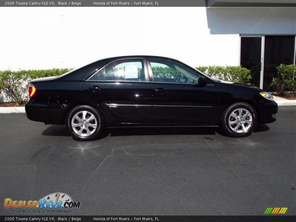 2006 Toyota Camry XLE V6 Black / Beige Photo #2