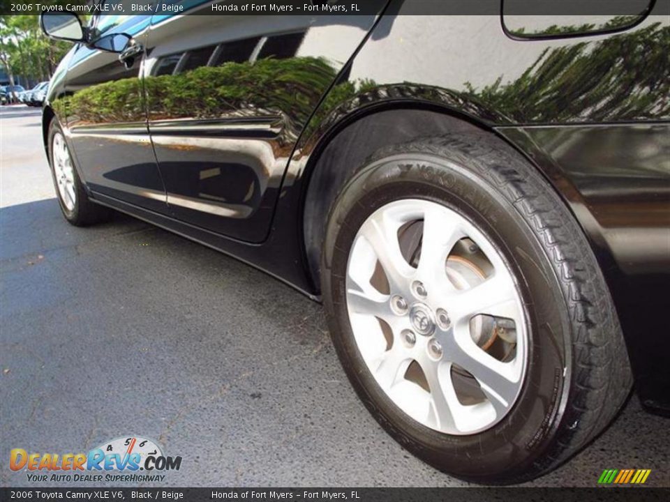2006 Toyota Camry XLE V6 Black / Beige Photo #6