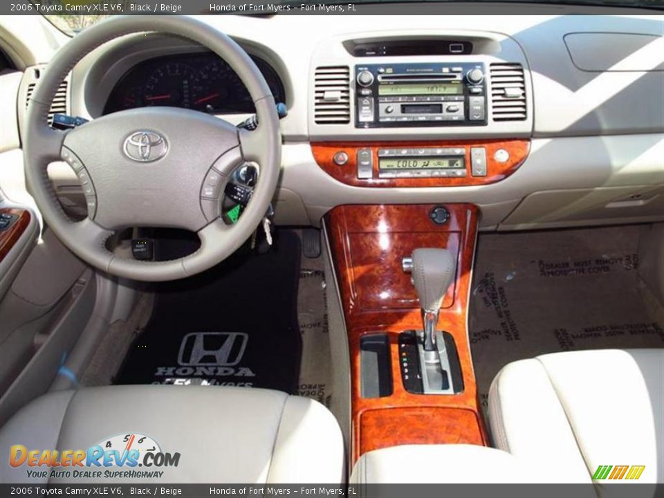 2006 Toyota Camry XLE V6 Black / Beige Photo #10