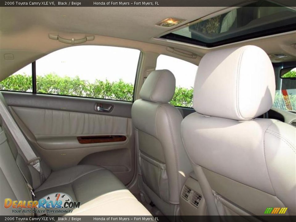 2006 Toyota Camry XLE V6 Black / Beige Photo #14