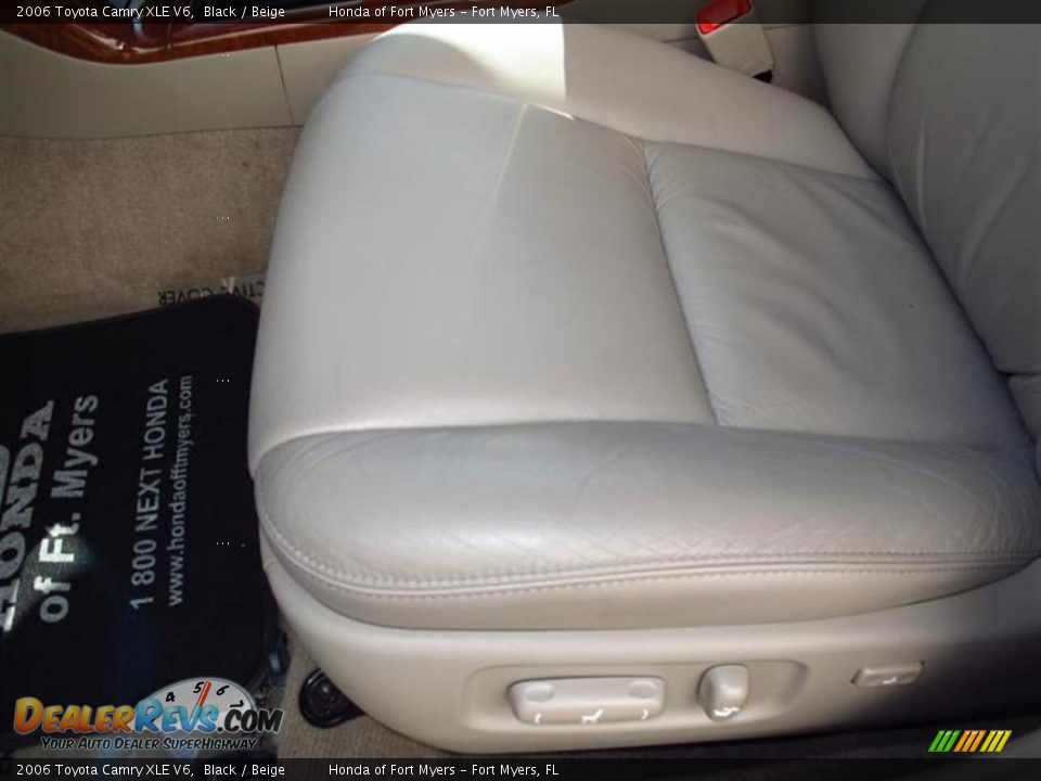 2006 Toyota Camry XLE V6 Black / Beige Photo #20