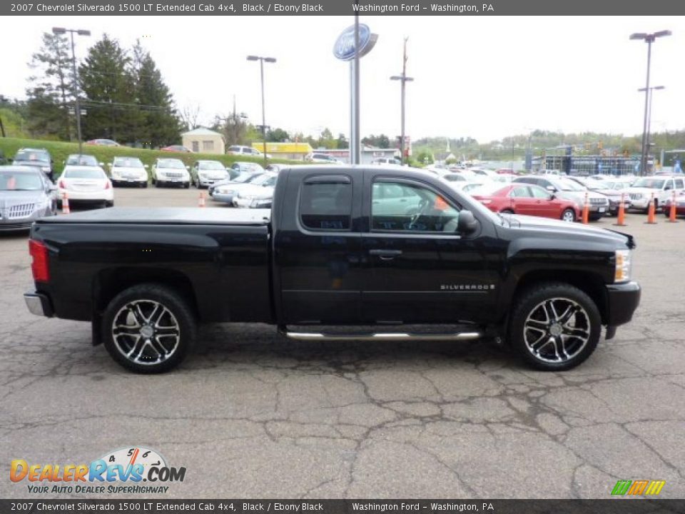 2007 Chevrolet Silverado 1500 LT Extended Cab 4x4 Black / Ebony Black Photo #5