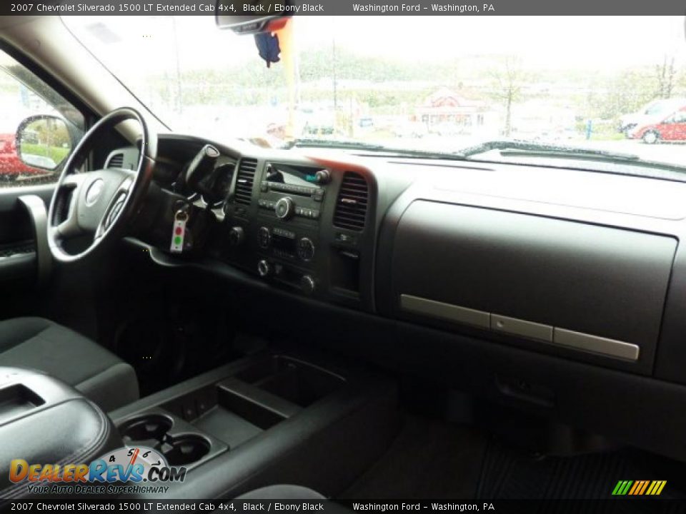 2007 Chevrolet Silverado 1500 LT Extended Cab 4x4 Black / Ebony Black Photo #17