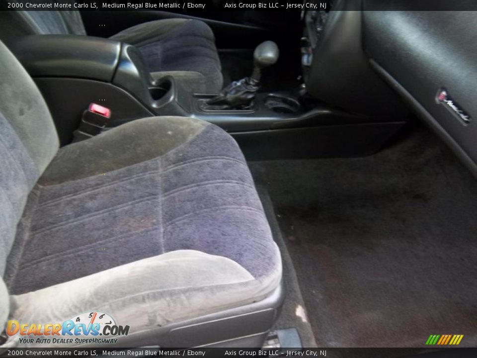 2000 Chevrolet Monte Carlo LS Medium Regal Blue Metallic / Ebony Photo #15