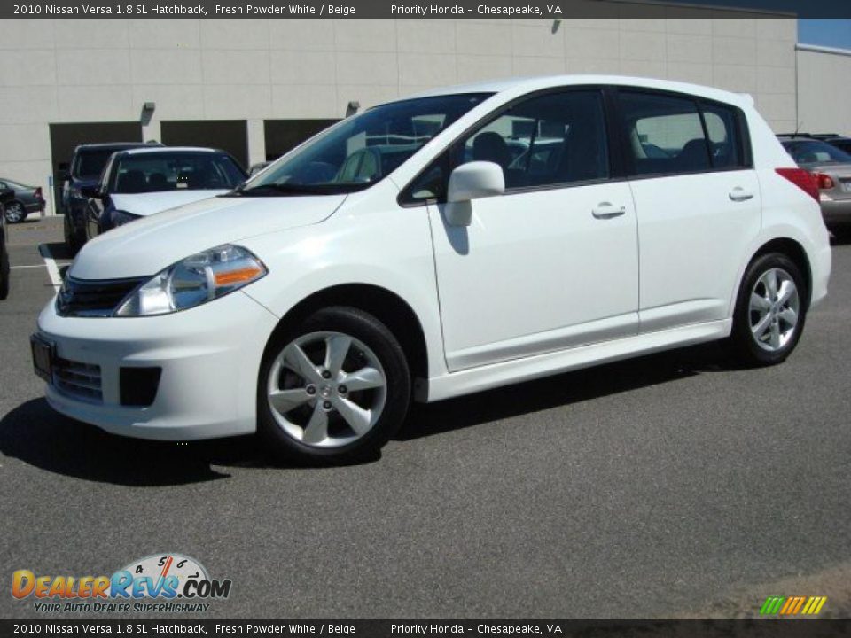 2010 Nissan Versa 1.8 SL Hatchback Fresh Powder White / Beige Photo #2