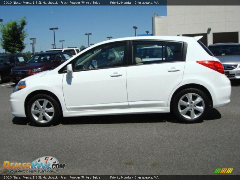 2010 Nissan Versa 1.8 SL Hatchback Fresh Powder White / Beige Photo #3