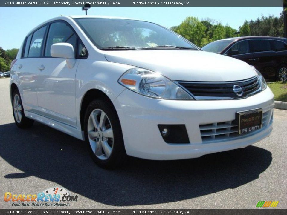 2010 Nissan Versa 1.8 SL Hatchback Fresh Powder White / Beige Photo #8