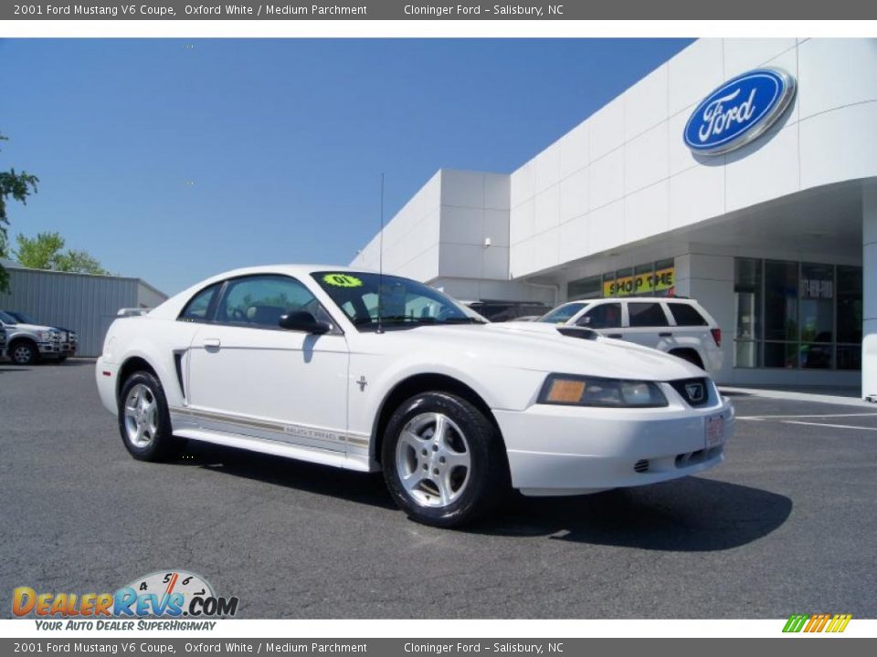 Oxford White 2001 Ford Mustang V6 Coupe Photo #1