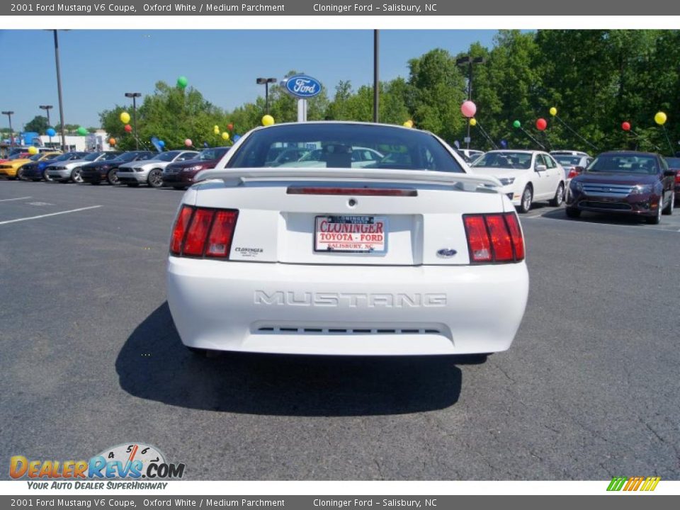 2001 Ford Mustang V6 Coupe Oxford White / Medium Parchment Photo #4