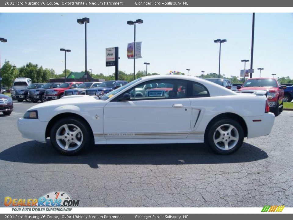 2001 Ford Mustang V6 Coupe Oxford White / Medium Parchment Photo #5