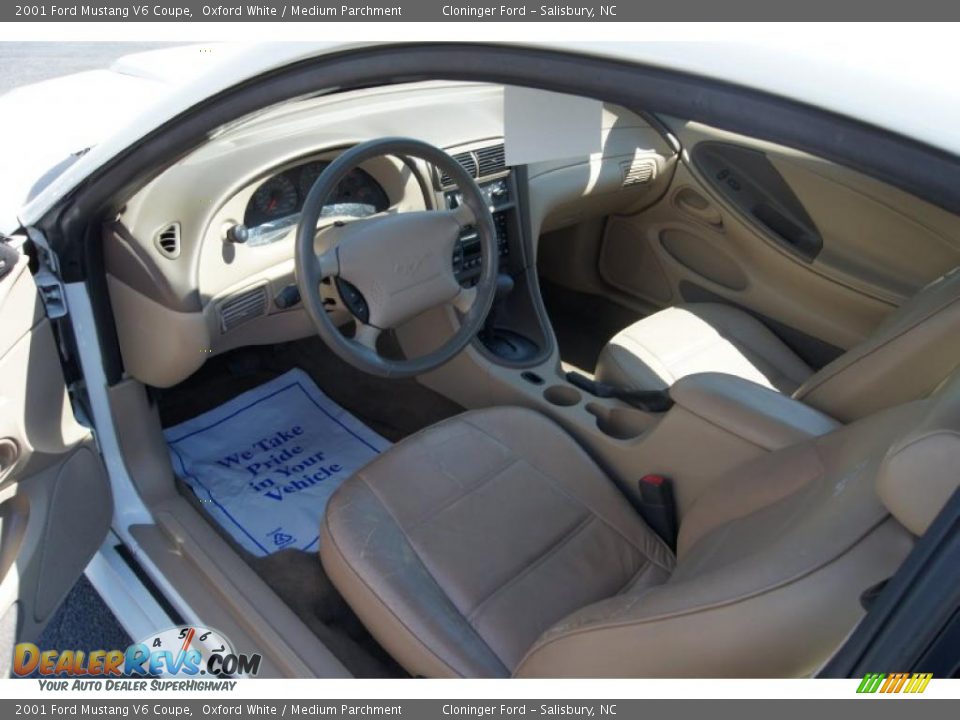 Medium Parchment Interior - 2001 Ford Mustang V6 Coupe Photo #20