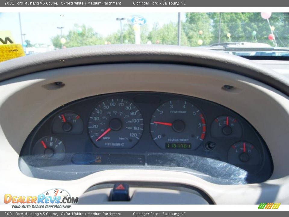 2001 Ford Mustang V6 Coupe Gauges Photo #21