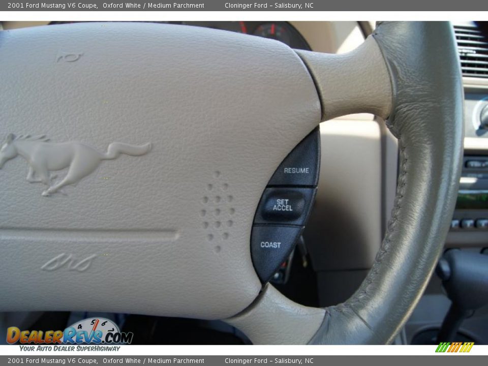 2001 Ford Mustang V6 Coupe Oxford White / Medium Parchment Photo #23