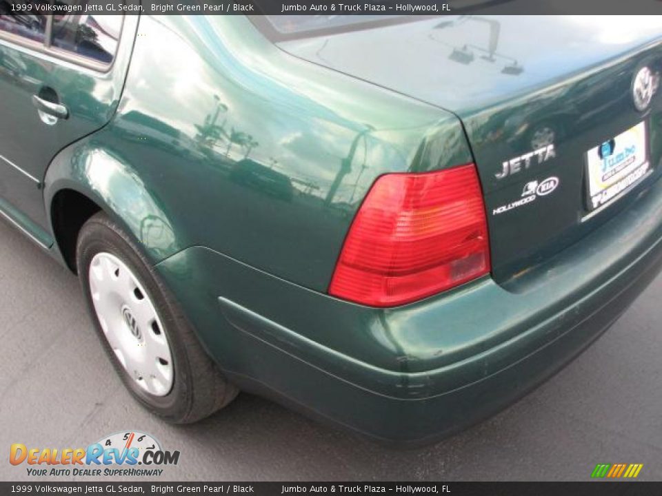 1999 Volkswagen Jetta GL Sedan Bright Green Pearl / Black Photo #8