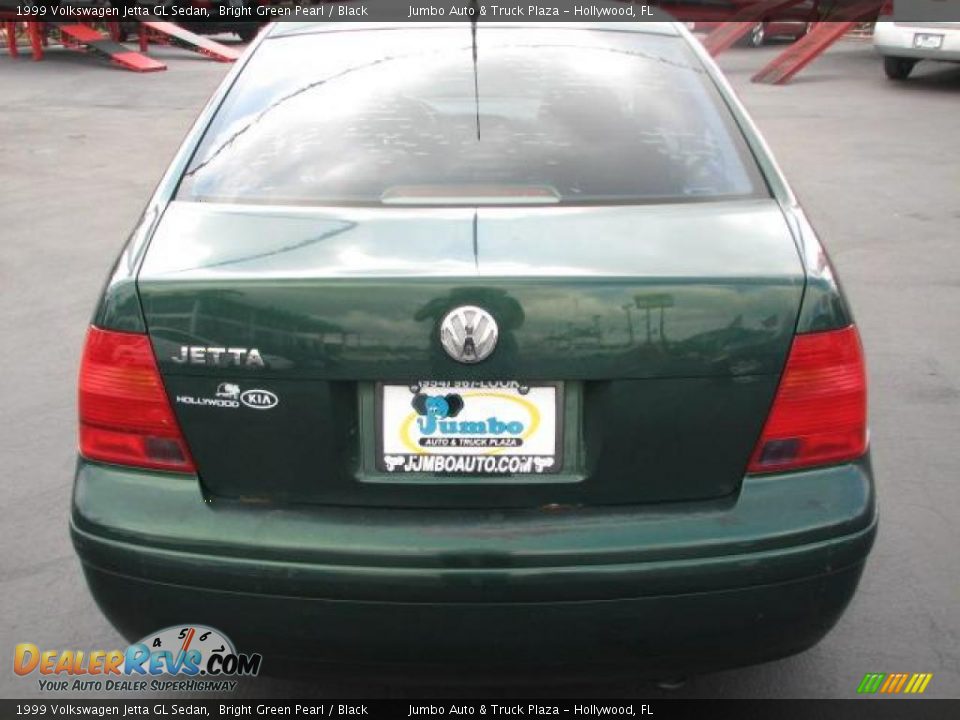 1999 Volkswagen Jetta GL Sedan Bright Green Pearl / Black Photo #9