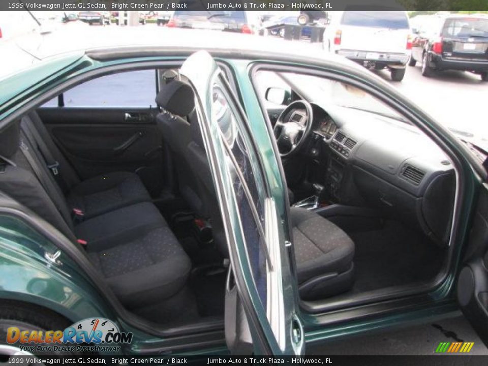 1999 Volkswagen Jetta GL Sedan Bright Green Pearl / Black Photo #13