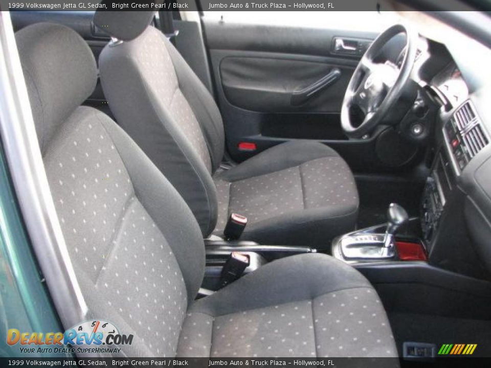 Black Interior - 1999 Volkswagen Jetta GL Sedan Photo #15