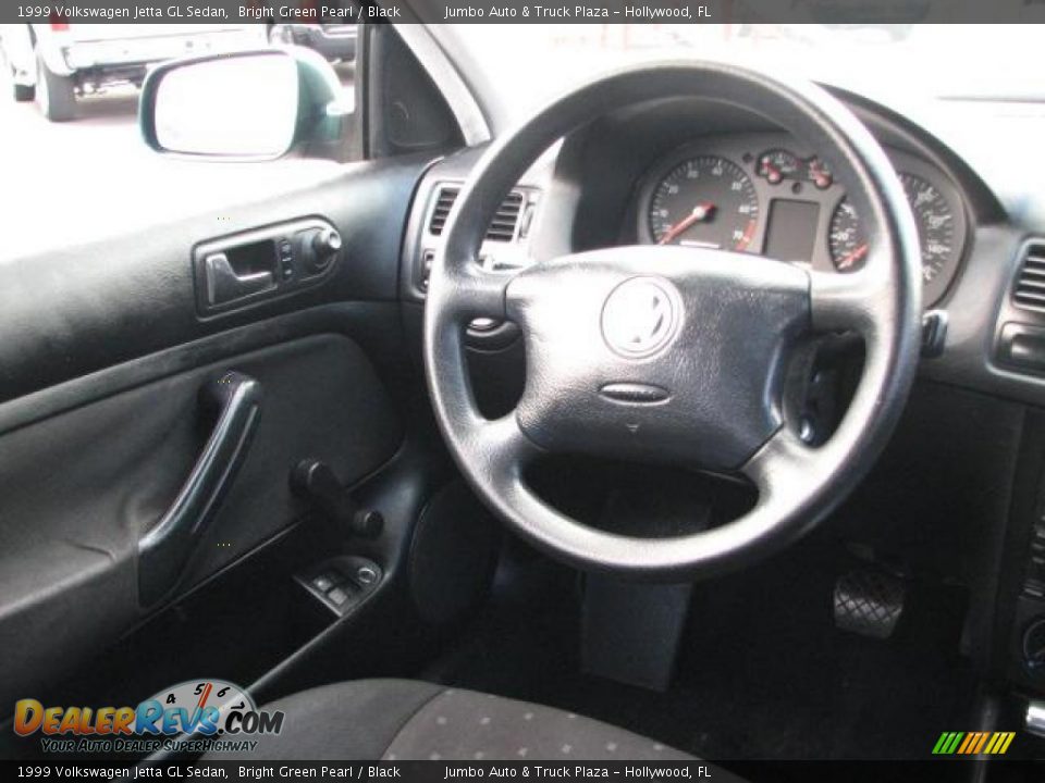 1999 Volkswagen Jetta GL Sedan Bright Green Pearl / Black Photo #18