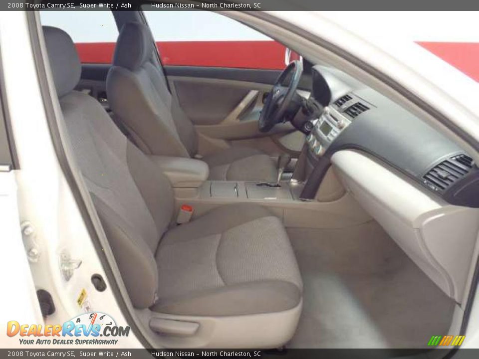 2008 Toyota Camry SE Super White / Ash Photo #7