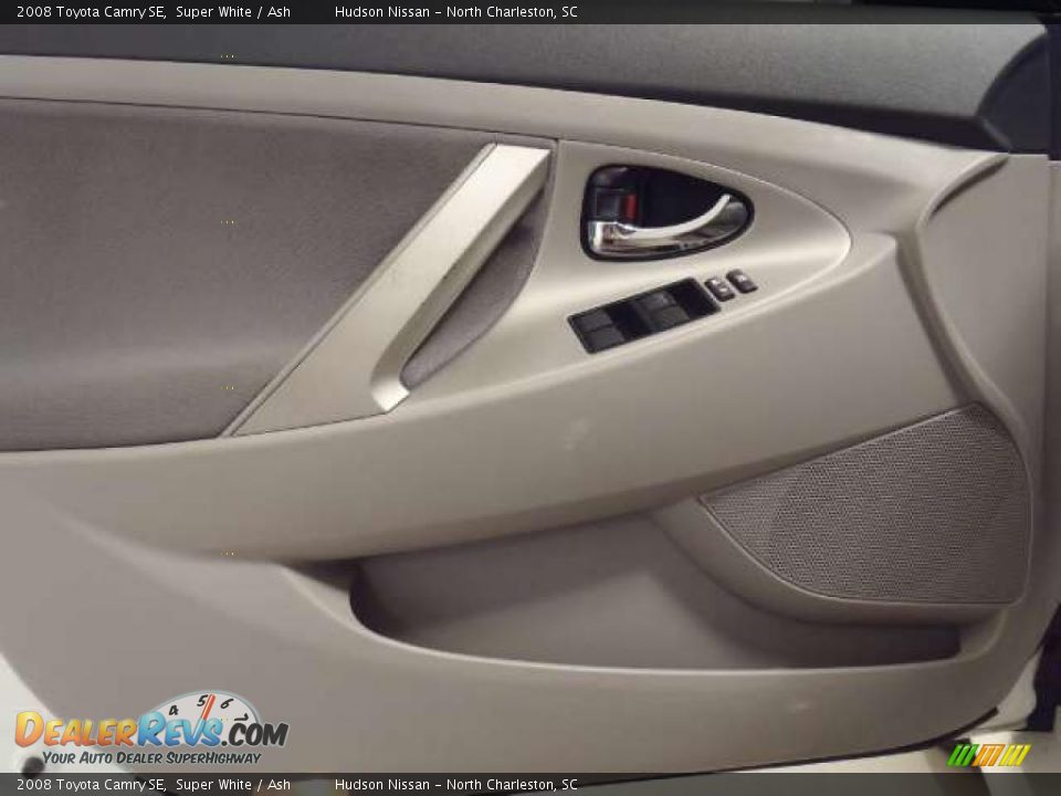 2008 Toyota Camry SE Super White / Ash Photo #20