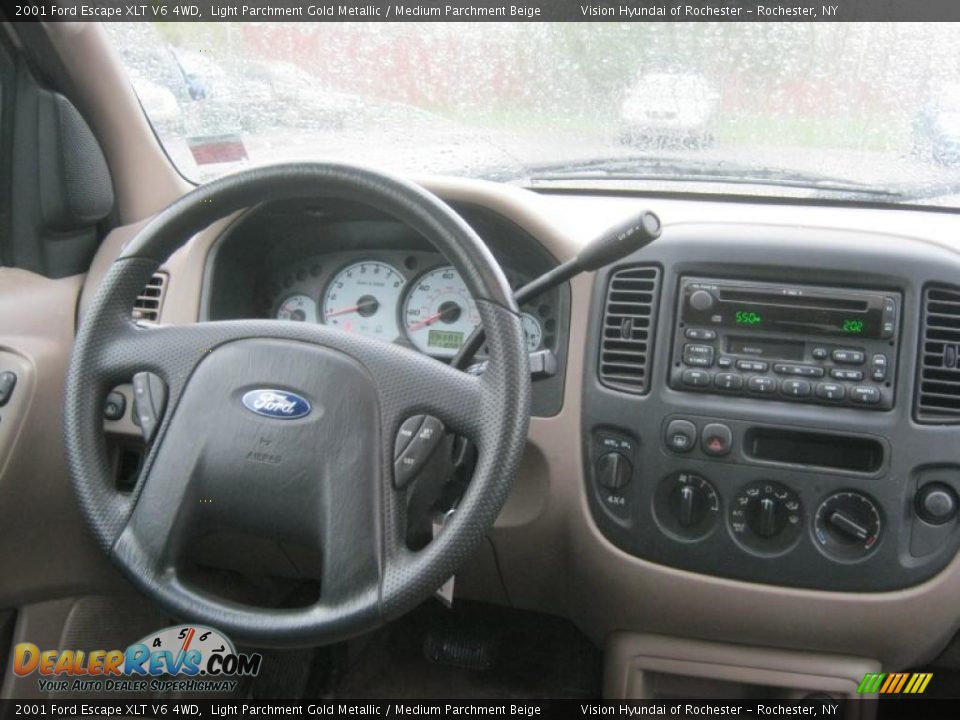 2001 Ford Escape XLT V6 4WD Light Parchment Gold Metallic / Medium Parchment Beige Photo #4