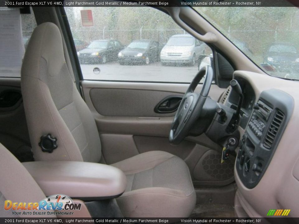 2001 Ford Escape XLT V6 4WD Light Parchment Gold Metallic / Medium Parchment Beige Photo #7