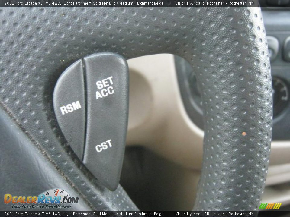 2001 Ford Escape XLT V6 4WD Light Parchment Gold Metallic / Medium Parchment Beige Photo #11