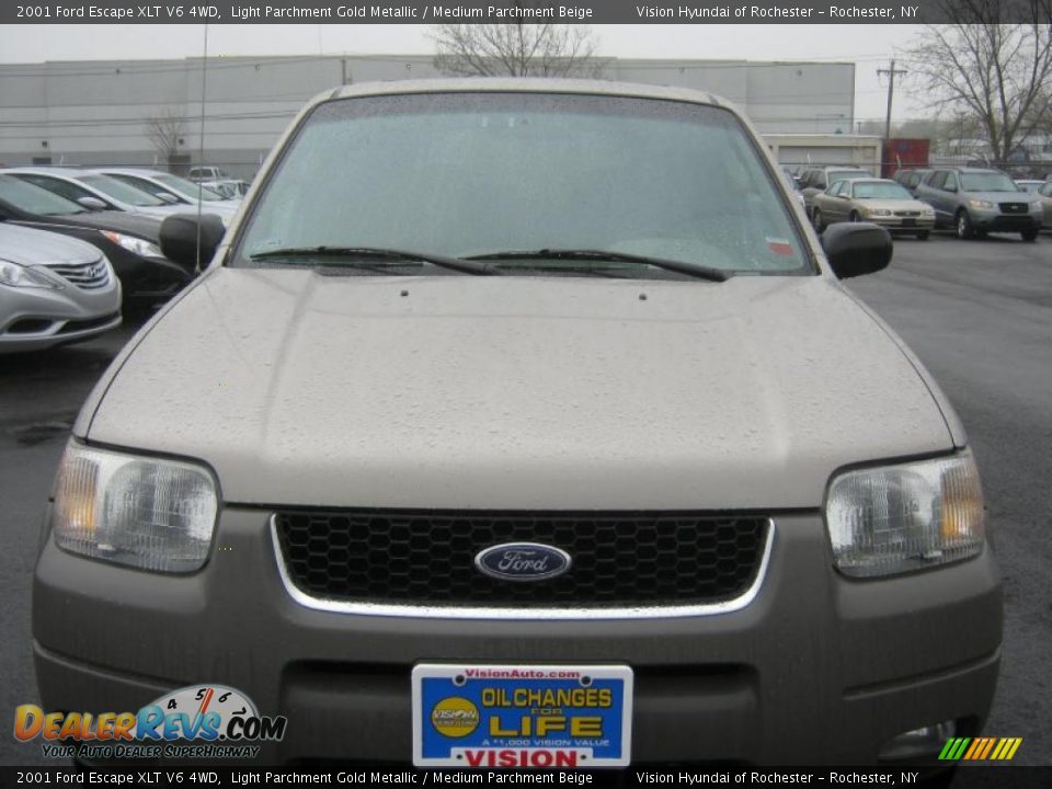 2001 Ford Escape XLT V6 4WD Light Parchment Gold Metallic / Medium Parchment Beige Photo #18