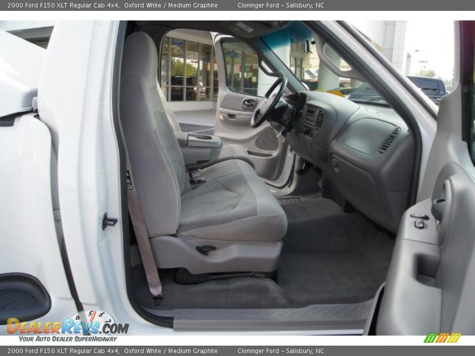 2000 Ford F150 XLT Regular Cab 4x4 Oxford White / Medium Graphite Photo #10