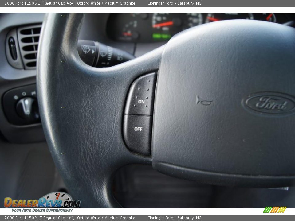 2000 Ford F150 XLT Regular Cab 4x4 Oxford White / Medium Graphite Photo #26