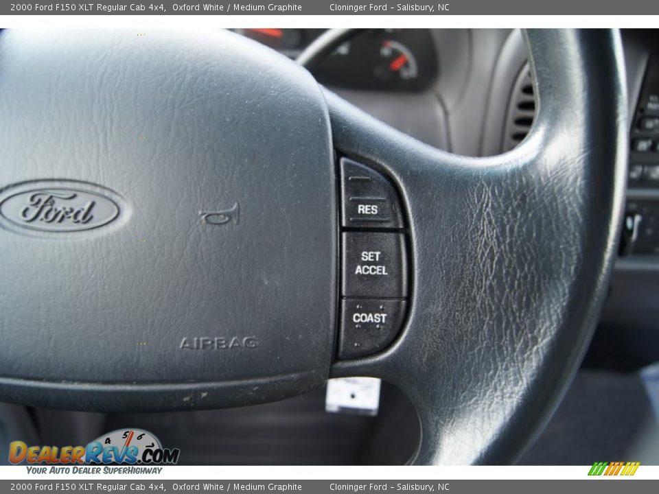 2000 Ford F150 XLT Regular Cab 4x4 Oxford White / Medium Graphite Photo #27