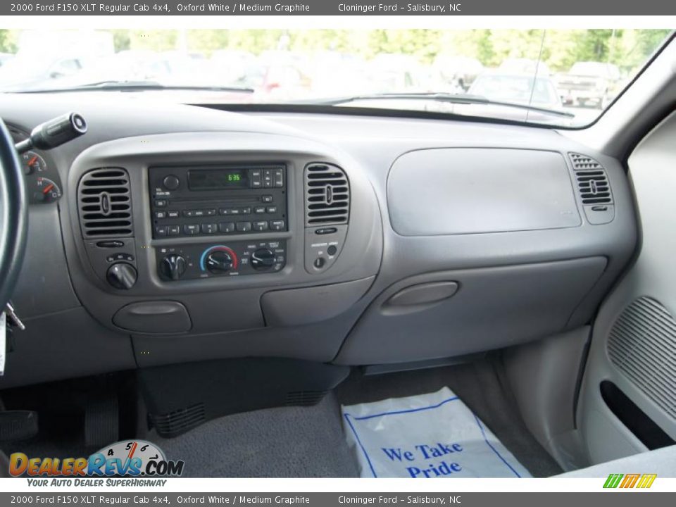 2000 Ford F150 XLT Regular Cab 4x4 Oxford White / Medium Graphite Photo #31
