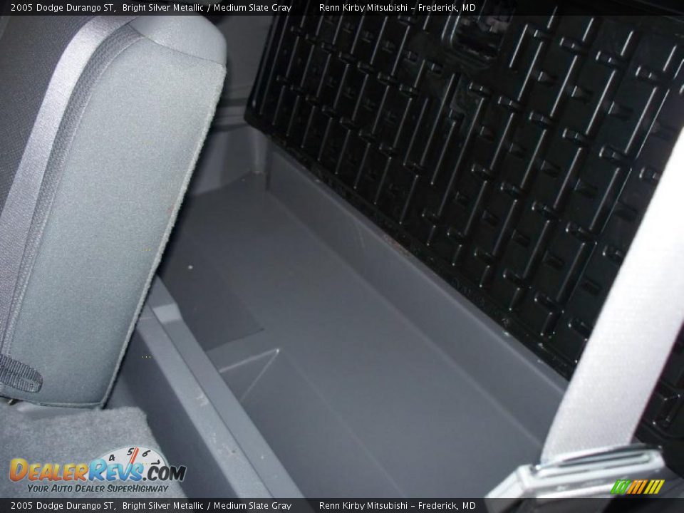 2005 Dodge Durango ST Bright Silver Metallic / Medium Slate Gray Photo #17