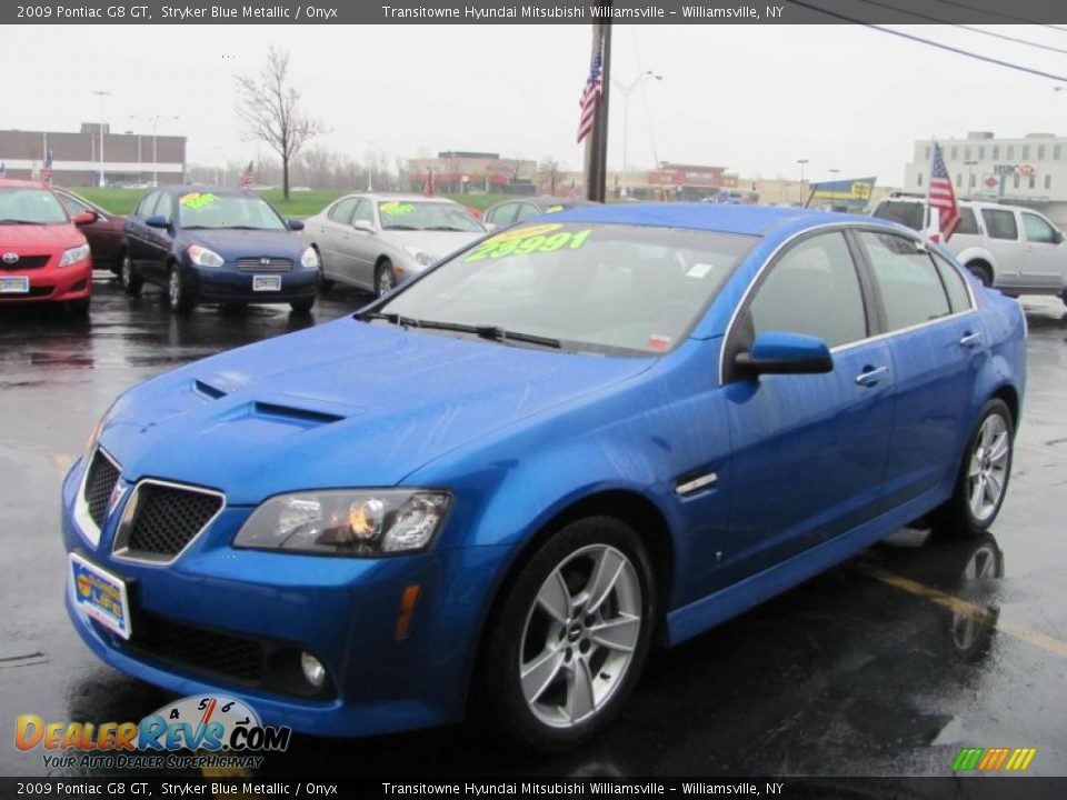 Front 3/4 View of 2009 Pontiac G8 GT Photo #1