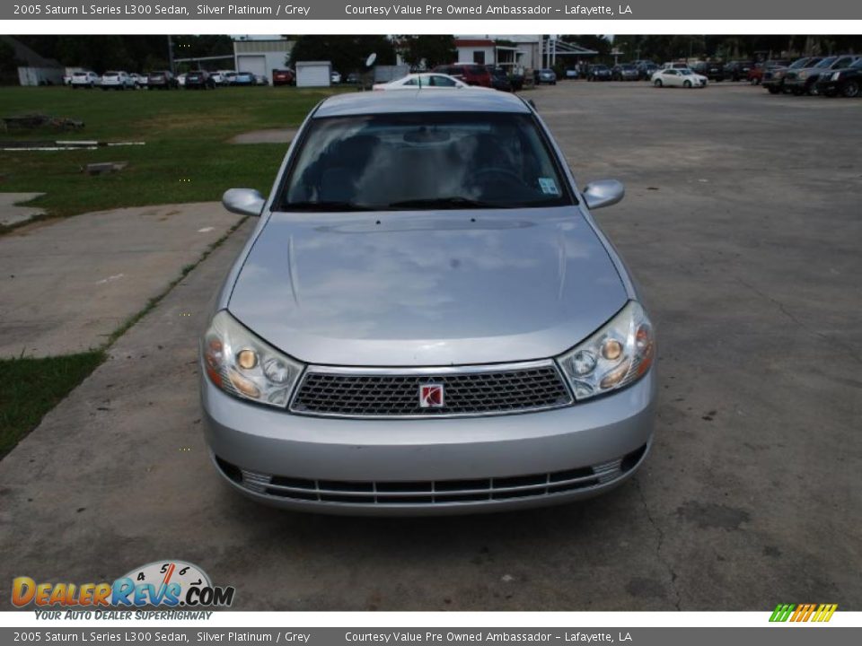 2005 Saturn L Series L300 Sedan Silver Platinum / Grey Photo #2