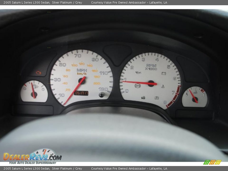 2005 Saturn L Series L300 Sedan Silver Platinum / Grey Photo #16