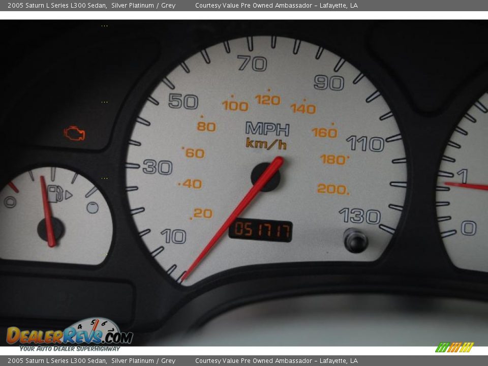 2005 Saturn L Series L300 Sedan Silver Platinum / Grey Photo #17