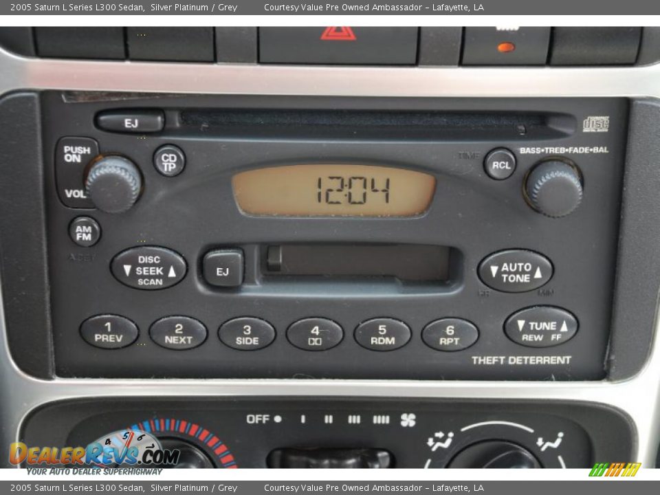 2005 Saturn L Series L300 Sedan Silver Platinum / Grey Photo #20