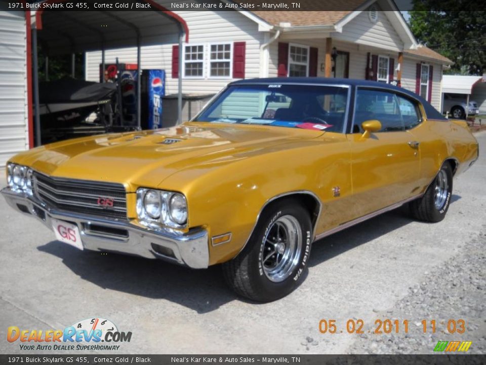 Front 3/4 View of 1971 Buick Skylark GS 455 Photo #2