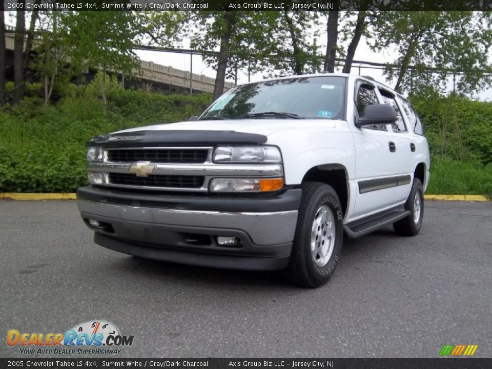2005 Chevrolet Tahoe LS 4x4 Summit White / Gray/Dark Charcoal Photo #1