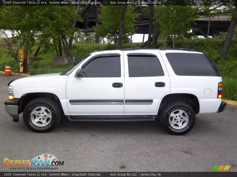 2005 Chevrolet Tahoe LS 4x4 Summit White / Gray/Dark Charcoal Photo #2