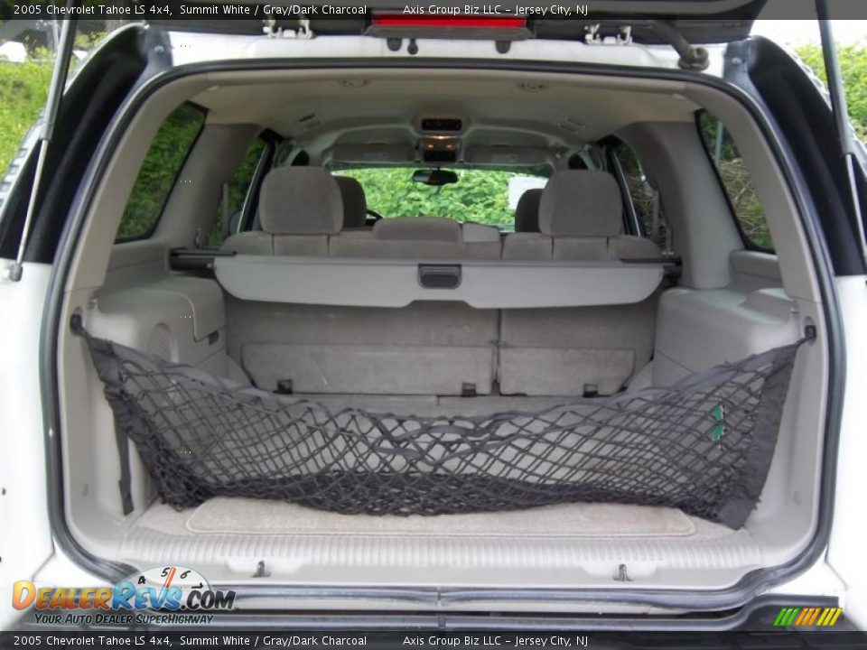 2005 Chevrolet Tahoe LS 4x4 Summit White / Gray/Dark Charcoal Photo #12