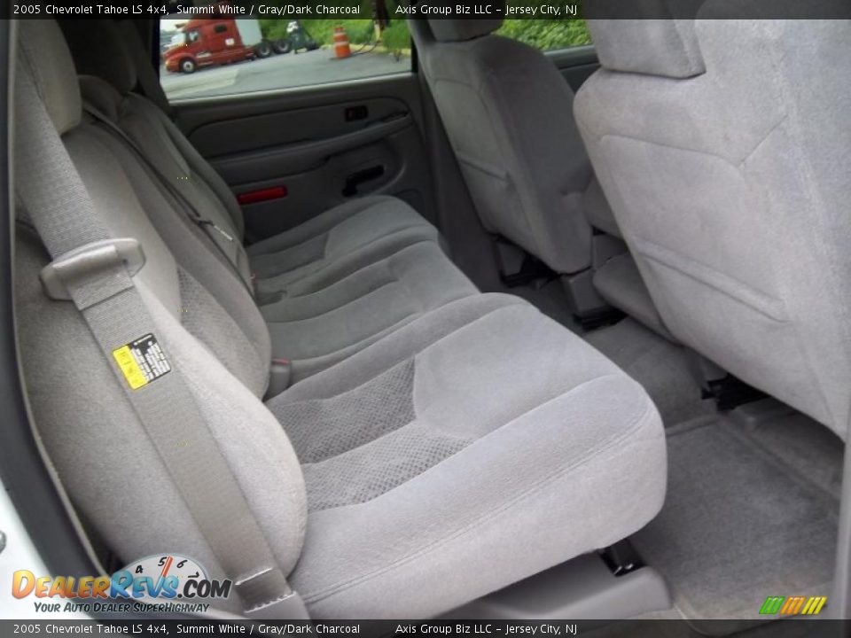 2005 Chevrolet Tahoe LS 4x4 Summit White / Gray/Dark Charcoal Photo #13