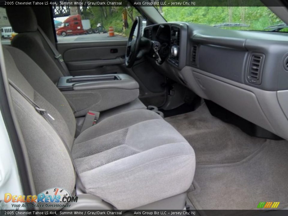 2005 Chevrolet Tahoe LS 4x4 Summit White / Gray/Dark Charcoal Photo #15