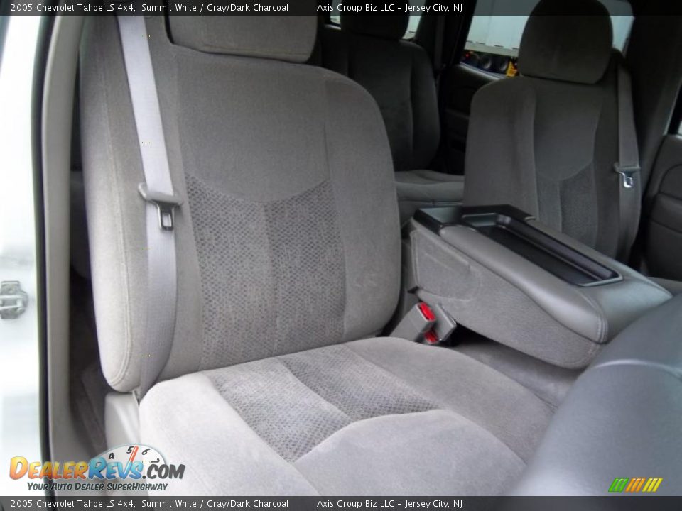 2005 Chevrolet Tahoe LS 4x4 Summit White / Gray/Dark Charcoal Photo #16