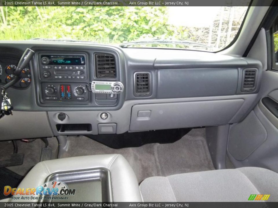 2005 Chevrolet Tahoe LS 4x4 Summit White / Gray/Dark Charcoal Photo #18